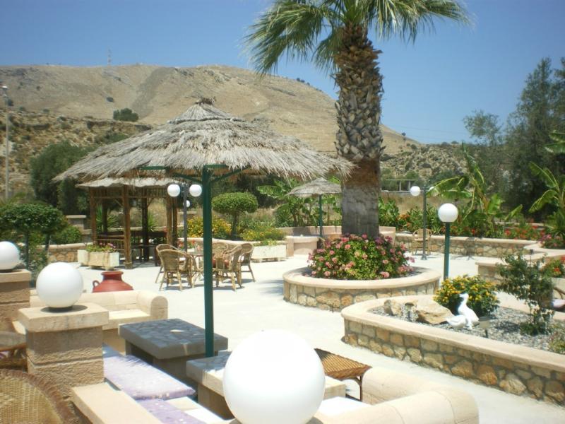 Olive Garden Hotel Лардос Екстер'єр фото